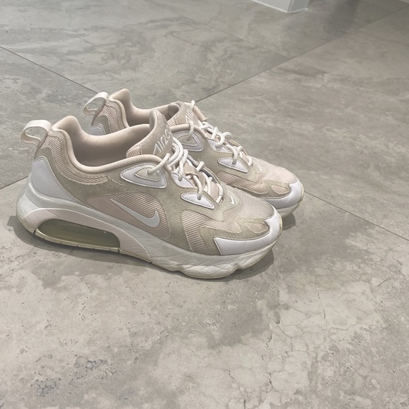 Wmns Air Max 200
"Light Soft' - Picture 3 of 5
